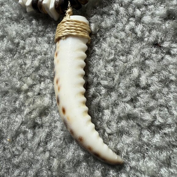 Handmade Beaded Shell Necklace Faux Bone Tooth Pendant & Barrel Clasp - Picture 11 of 16